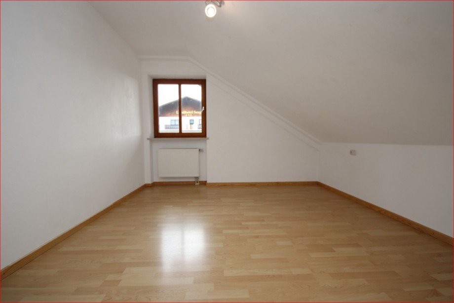 Kinder-G�stezimmer Dachgeschosswohnung Seeg