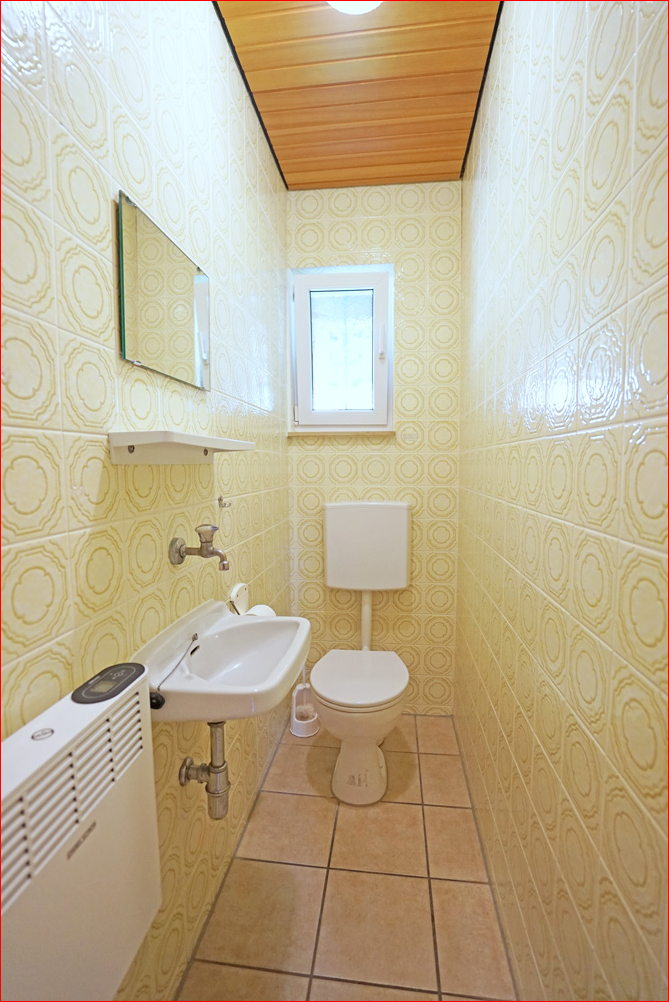 sep WC, im sch�nen alten Fliesenstyle Bungalow Nesselwang / Reichenbach