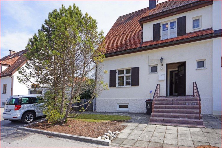 Hauseingang_ F�ssen - Ostallg�u Doppelhaush�lfte Interessante DHH mit Baugrundst�ck in TOP-Lage!