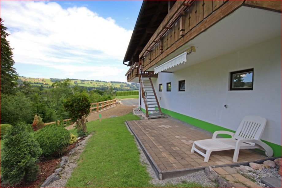 Terrasse Zweifamilienhaus Wertach