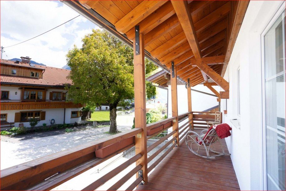 OG, �berdachter Balkon Zweifamilienhaus Fischen im Allg�u / Maderhalm
