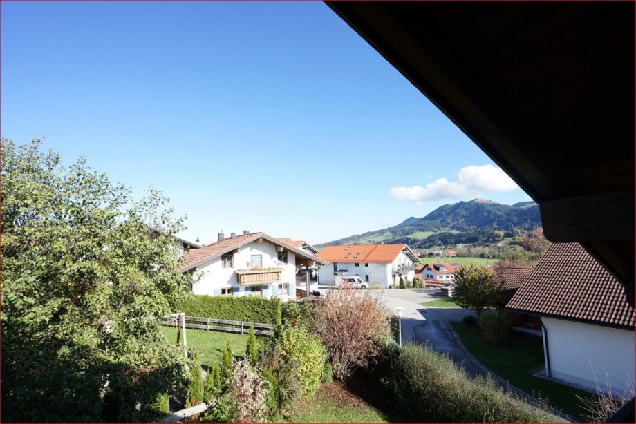 Aussicht von Balkon Dachgeschosswohnung Wertach