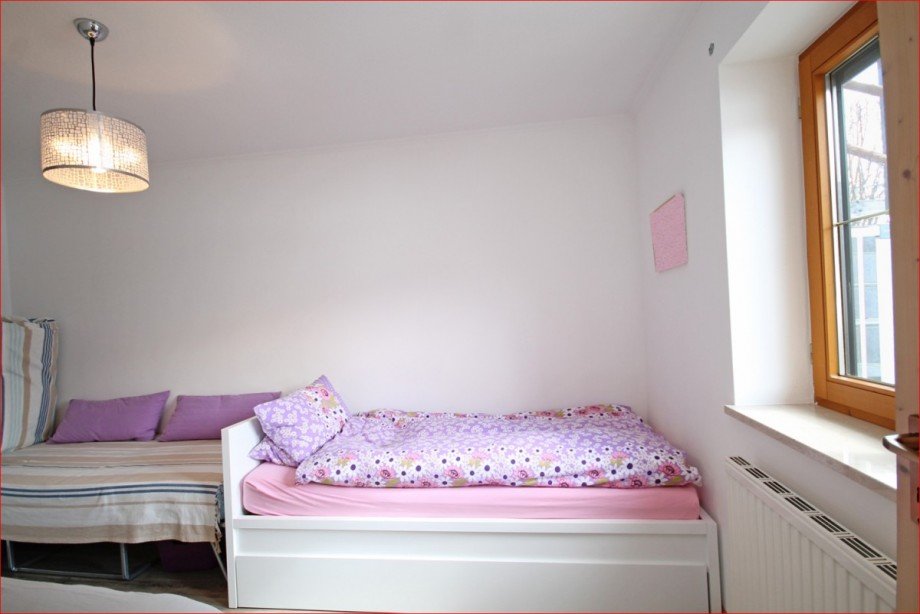 Schlafzimmer Souterrainwohnung Wertach