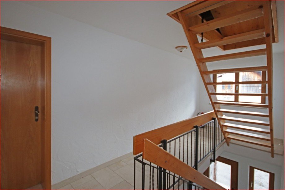 Treppenhaus Zweifamilienhaus Wertach