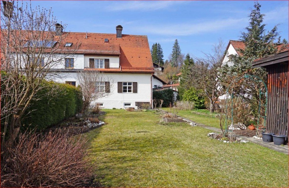 gro�z�giges Grundst�ck, bebaubar mit EFH Doppelhaush�lfte F�ssen