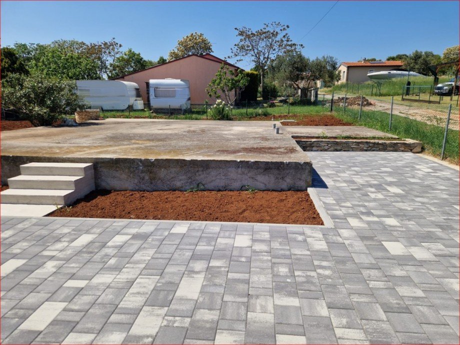 Treppen zur Platte Land- / Forstwirtschaft - Grdst. Medulin