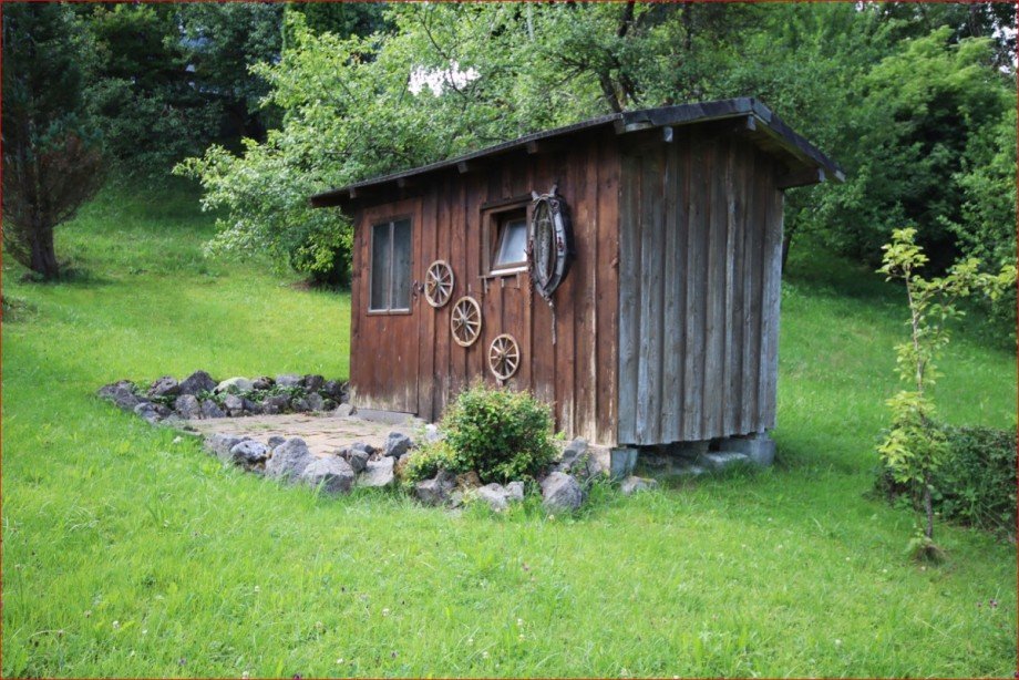 Gartenh�usl Zweifamilienhaus Wertach