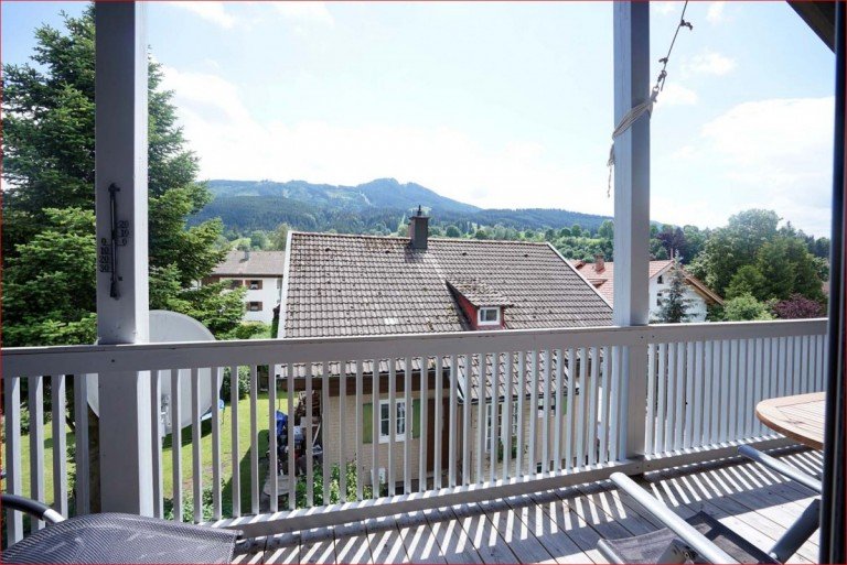Ausblick Balkon Nesselwang - Ostallg�u Dachgeschosswohnung Highlight - sonnige Dachsuite mit Bergblick!