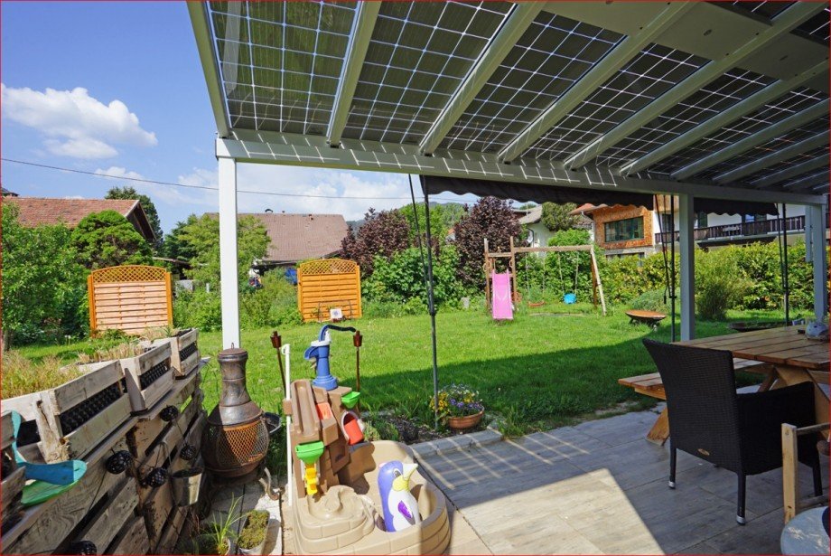 Glas �berdachte Terrasse mit PV Einfamilienhaus Pfronten