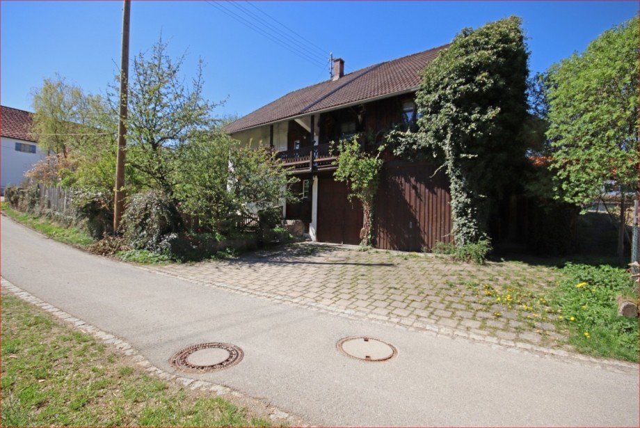 Hausansicht Stra�enseite Bauernhaus Bidingen