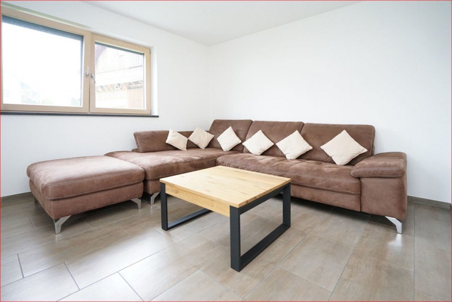 Wohnzimmer, Platz f�r die gro�z�gige Couch Erdgeschosswohnung Marktoberdorf