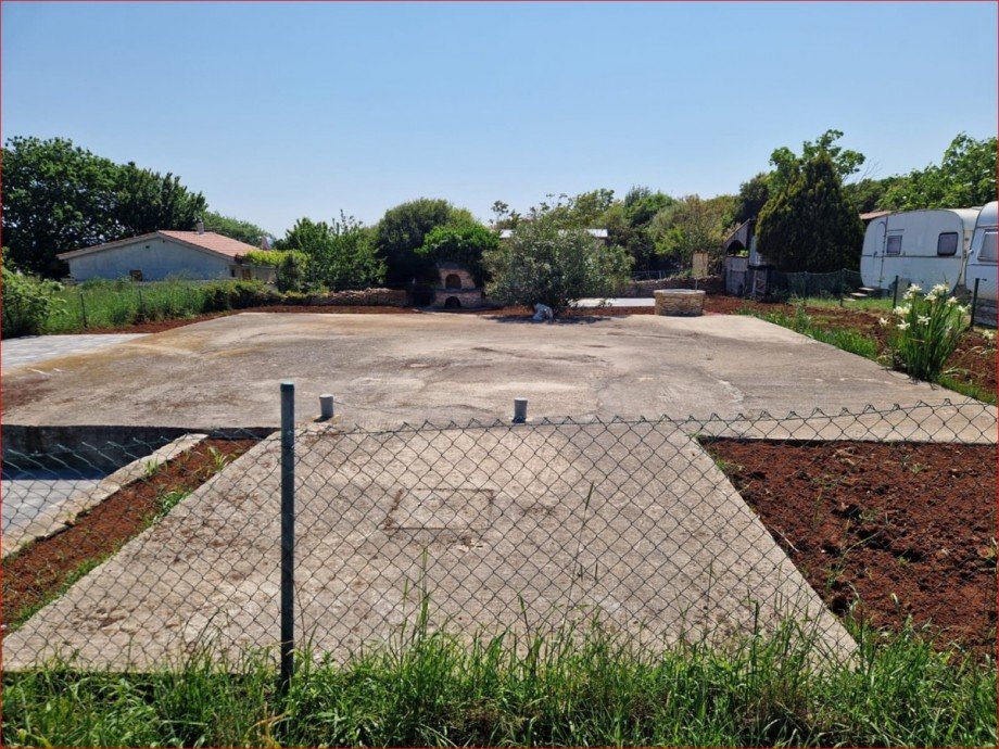 Ansicht Betonplatte mit Sickergrube Land- / Forstwirtschaft - Grdst. Medulin