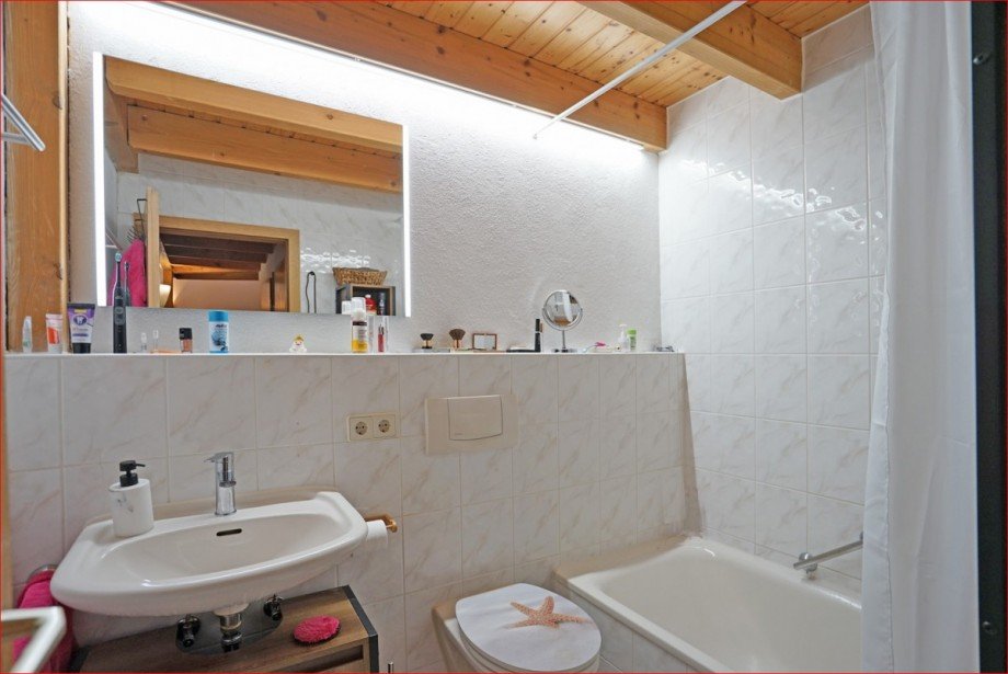 Bad, bewohnt Dachgeschosswohnung Oy-Mittelberg