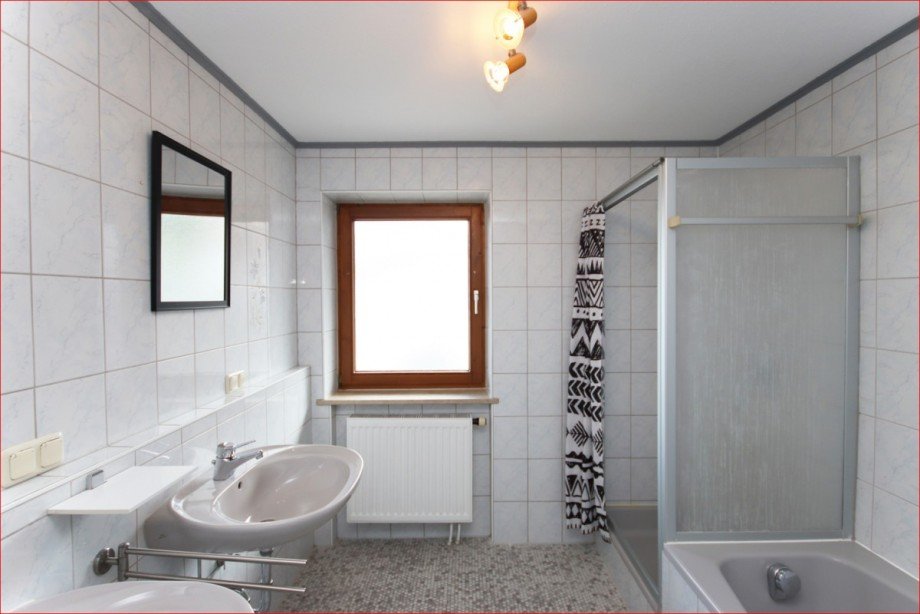 Badezimmer Wohnung 1 Zweifamilienhaus Wertach