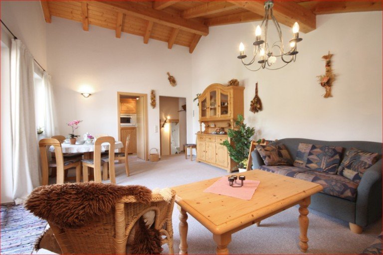 Wohnen Essen Oy-Mittelberg - Oberallg�u Etagenwohnung OPEN-HOUSE am 18.09.20 von 12-15 Uhr! Anmeldung erforderlich! Schicke 2 Zimmer Dachgeschosswohnung