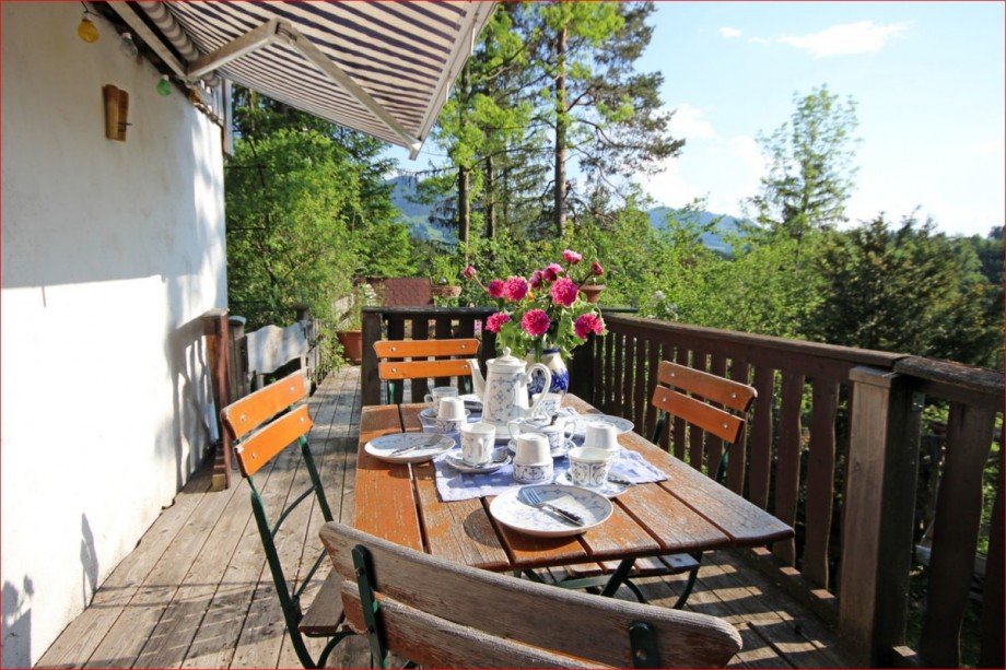 gro�er Balkon mit Terrasse Haus Nesselwang