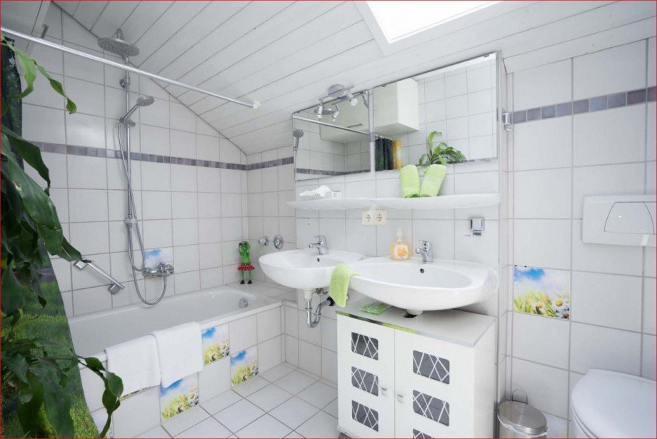 Bad mit Badewanne Dachgeschosswohnung Nesselwang