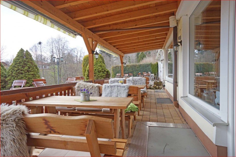 �berdachte Sonnenterrasse Hotels Oy-Mittelberg