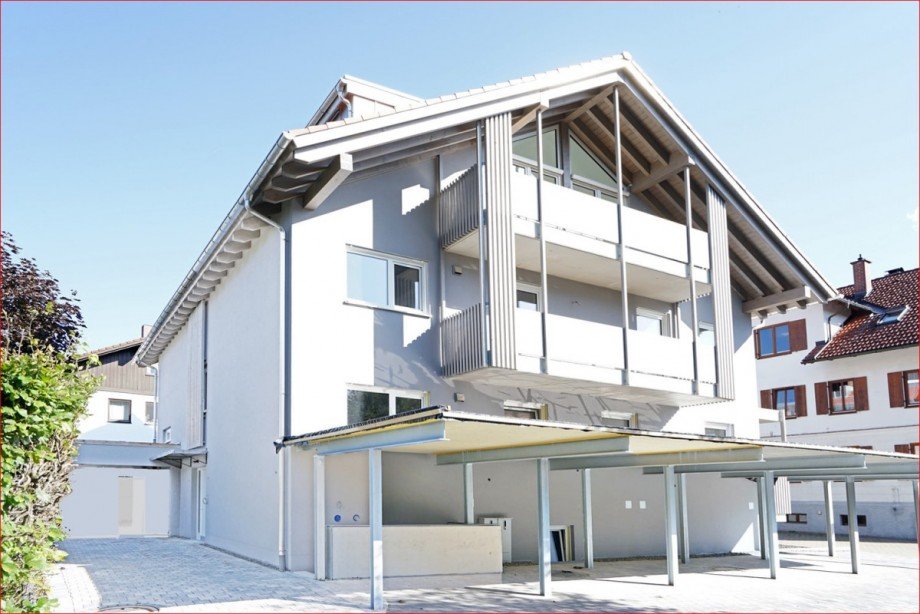 Nordwest, Eingang mit Garage Etagenwohnung Nesselwang