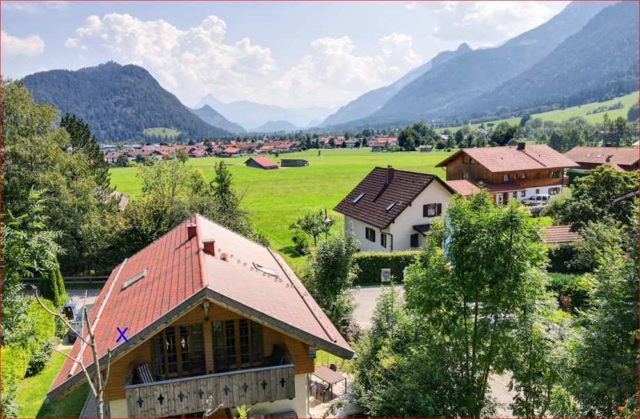 Drohnenaufnahme mit Zugspitze Einfamilienhaus Pfronten